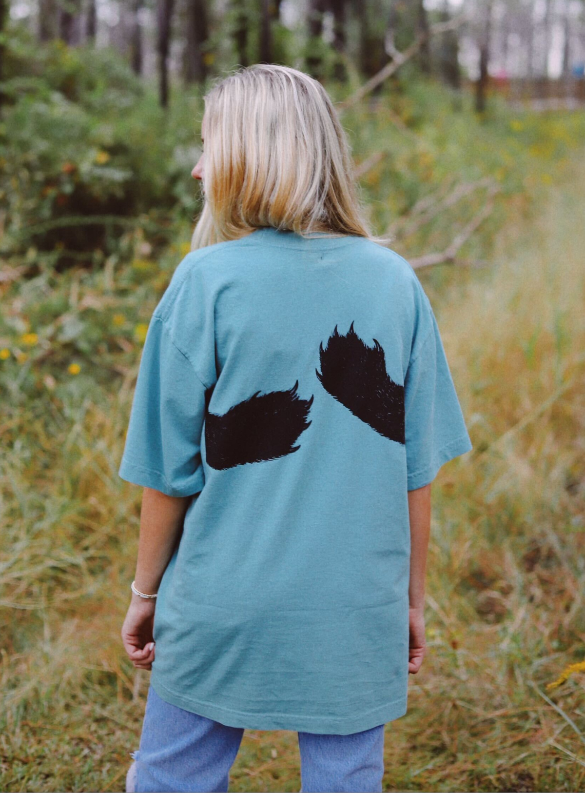 🐻 Bear Hug Tee- WAREHOUSE SALE (small hole in tag)